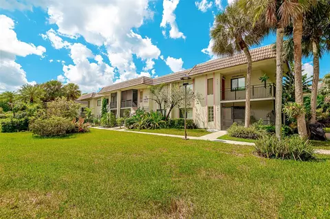 409 Lakeview Dr #203, Weston, FL 33326