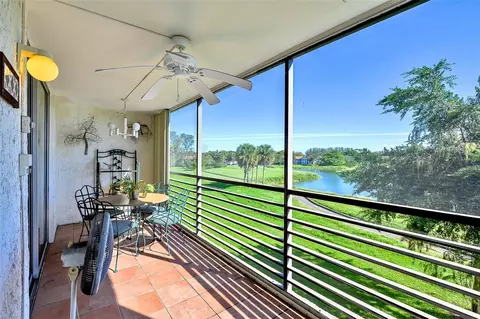 3231 N Holiday Spgs #309, Margate, FL 33063
