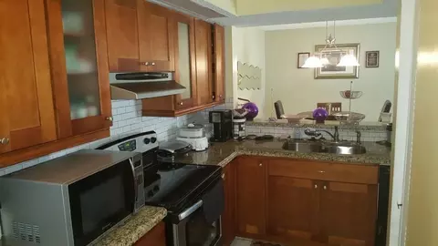 18860 NW 57th #208, Hialeah, FL 33015