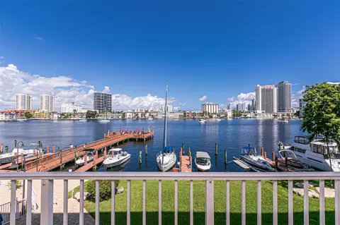 400 Golden Isles Dr #18, Hallandale Beach, FL 33009