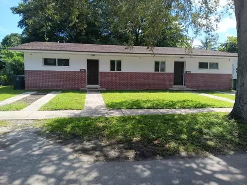 486 NE 137th St, North Miami, FL 33161