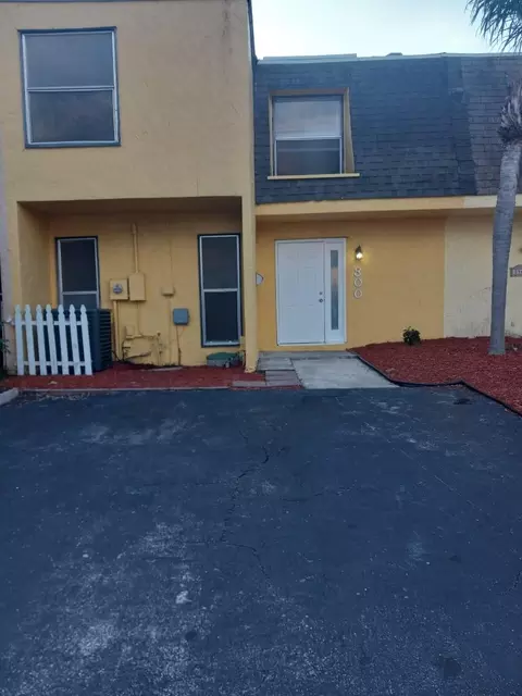 300 Sunshine Dr #300, Coconut Creek, FL 33066