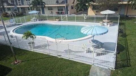 7401 Pines Blvd #204, Pembroke Pines, FL 33024