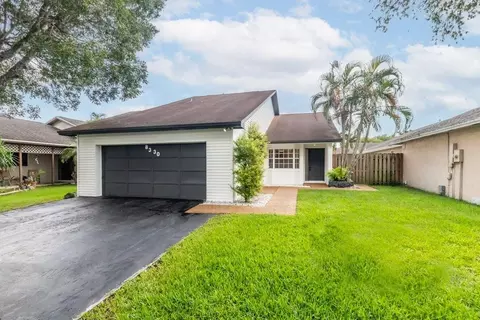 8330 SW 41st St, Davie, FL 33328