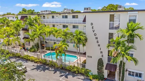 1220 NE 3rd St #103, Fort Lauderdale, FL 33301