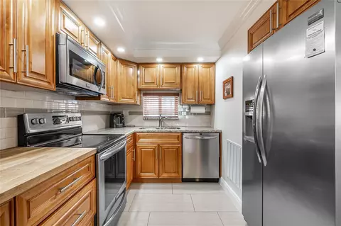 8971 S Hollybrook #104, Pembroke Pines, FL 33025