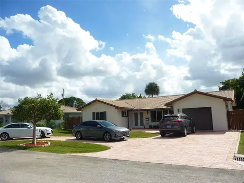 7822 NW 40th Ct, Coral Springs, FL 33065