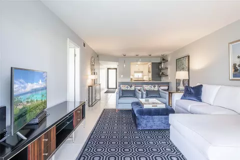 8961 S Hollybrook Blvd #203, Pembroke Pines, FL 33025