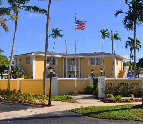 5700 NE 22nd #327, Fort Lauderdale, FL 33308