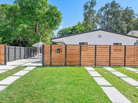 256-258 NW 57th St, Miami, FL 33127