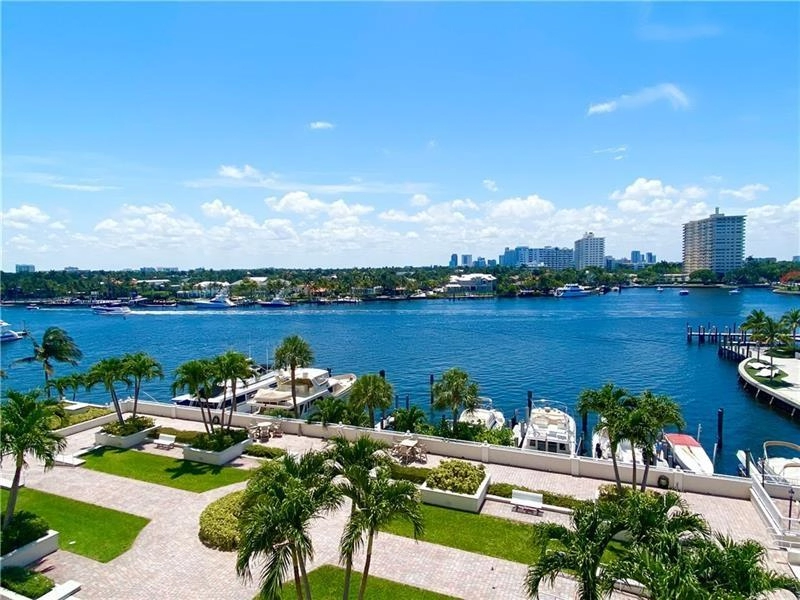 1 Las Olas Cir Unit 1005  