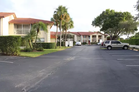 3071 Holiday #203, Margate, FL 33063