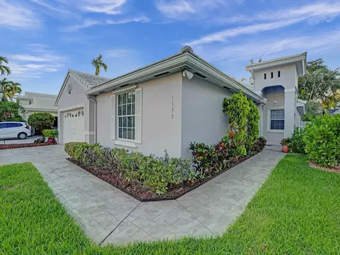 1130 Wilshire Cir, Pembroke Pines, FL 33027