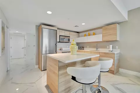 16385 Biscayne #1505, North Miami Beach, FL 33160