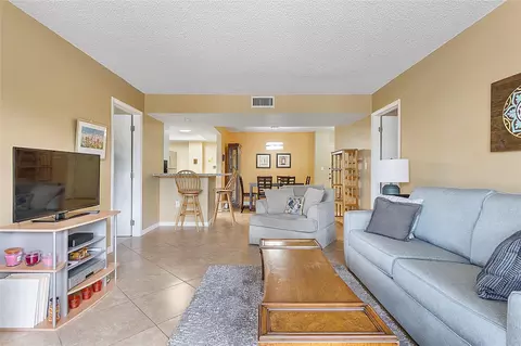 5530 NW 44th St #215 C, Lauderhill, FL 33319