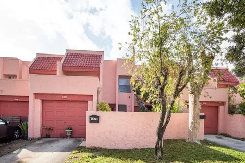 5720 NW 16th #22, Lauderhill, FL 33313