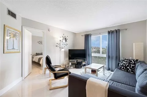 2216 N Cypress Bnd #502, Pompano Beach, FL 33069