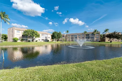 9380 Sunrise Lakes Blvd #110, Sunrise, FL 33322