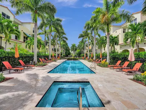 12420 NW 17th Mnr, Pembroke Pines, FL 33028