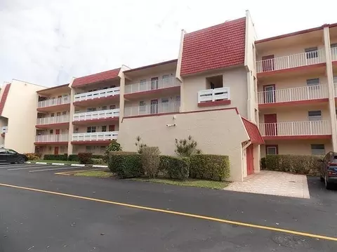 1015 Country Club Dr #304, Margate, FL 33063