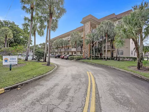 4960 E Sabal Palm Blvd #212, Tamarac, FL 33319