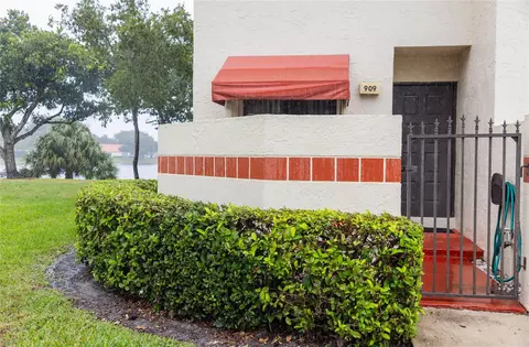 909 Republic #909, Deerfield Beach, FL 33442