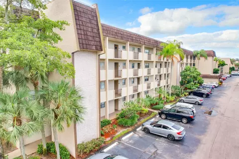 6080 NW 44th #3-304, Lauderhill, FL 33319