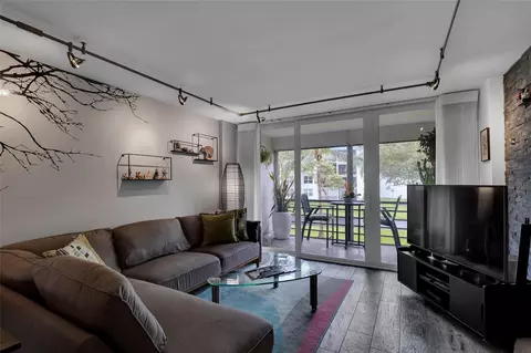 117 Royal Park #2F, Oakland Park, FL 33309