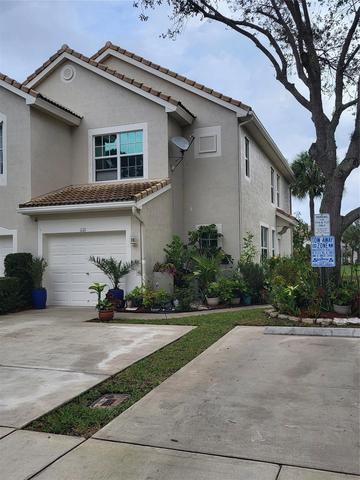 1121 Woodfield Ct, Greenacres, FL 33415
