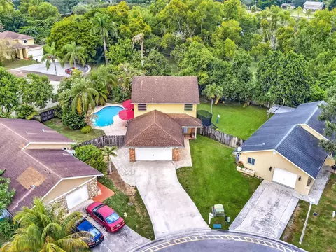 5541 SW 98th, Cooper City, FL 33328