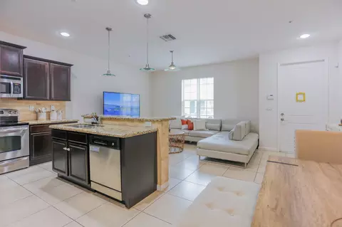 709 SW 2nd Ave, Pompano Beach, FL 33060