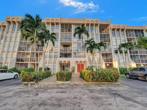 601 Three Islands Blvd #108, Hallandale Beach, FL 33009