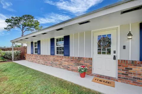 5562 S Shadyside Cir, West Palm Beach, FL 33415