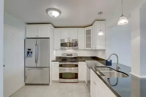 1160 N Federal Hwy #319, Fort Lauderdale, FL 33304