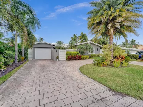 2117 NE 24th St, Wilton Manors, FL 33305