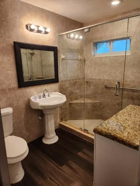 5001 NW 42, Lauderdale Lakes, FL 33319