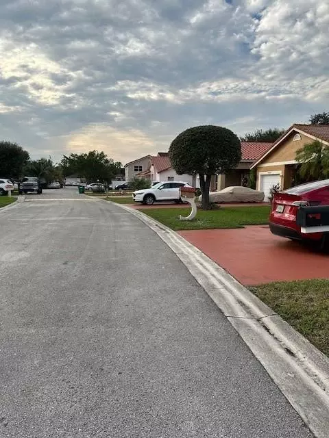 5525 NW 189th Ter, Miami Gardens, FL 33055