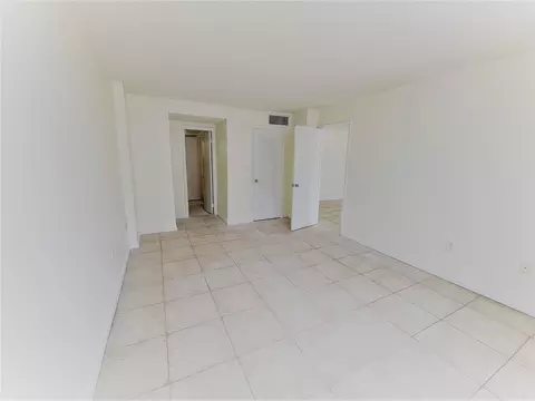 15600 NW 7th Ave #115, Miami, FL 33169