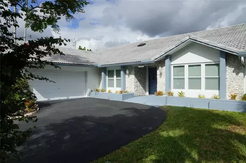 1720 NW 93 Ter, Plantation, FL 33322