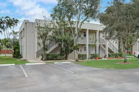 8501 Old Country #325, Davie, FL 33328