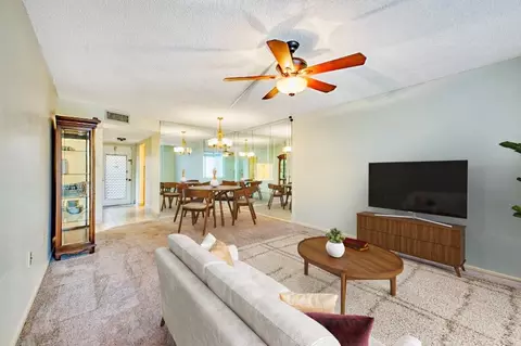 3001 E Sunrise Lks #112, Sunrise, FL 33322