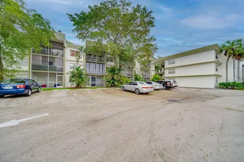 4205 N University #102, Sunrise, FL 33351