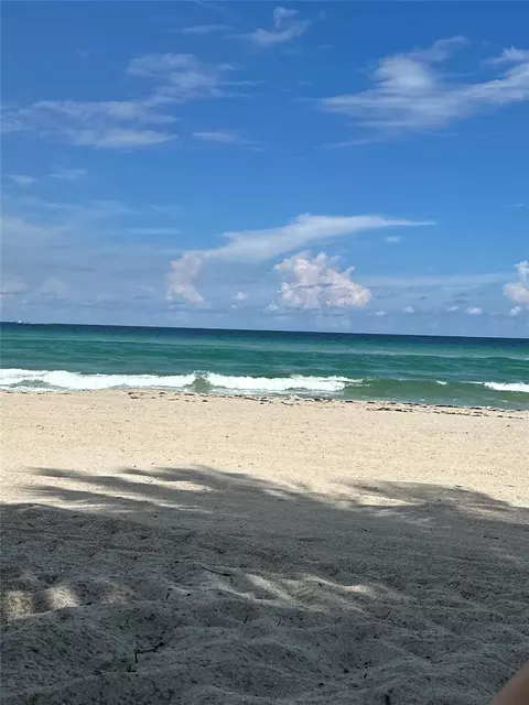 Undisclosed, Golden Beach, FL 33160