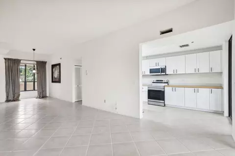 7460 La Paz Blvd #302, Boca Raton, FL 33433