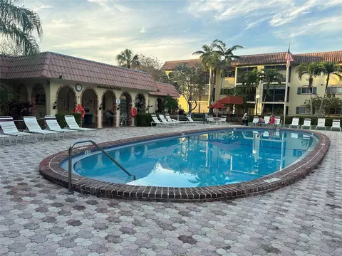 251 S Cypress Rd #103, Pompano Beach, FL 33060