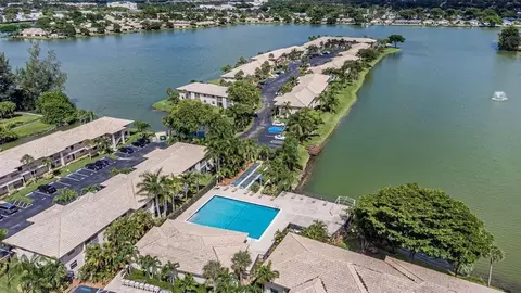5520 Lakeside #204, Margate, FL 33063