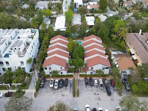817 SE 12th Ct #5, Fort Lauderdale, FL 33316