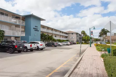 5800 Margate Blvd #325, Margate, FL 33063
