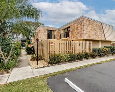1170 6th Ave #7B, Vero Beach, FL 32960