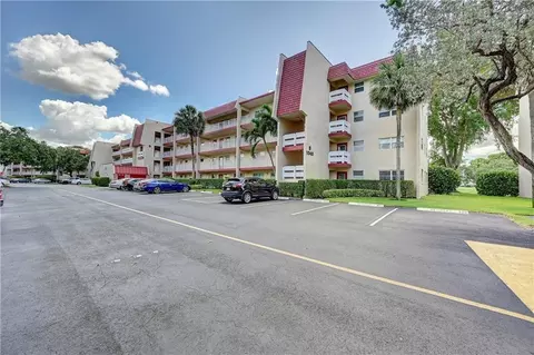 1040 Country Clb #205, Margate, FL 33063